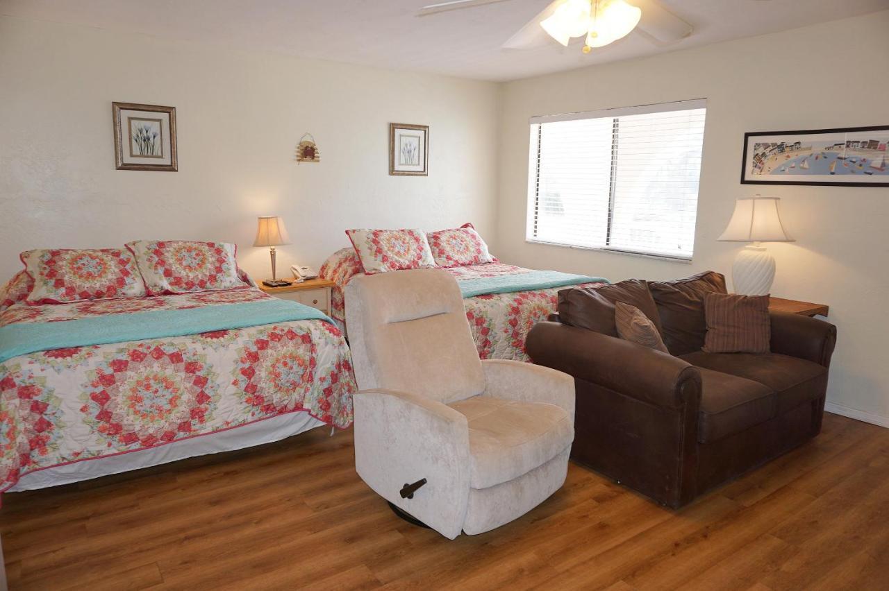 Redington Surf Resort By Travel Resort Services St. Pete Beach Bagian luar foto