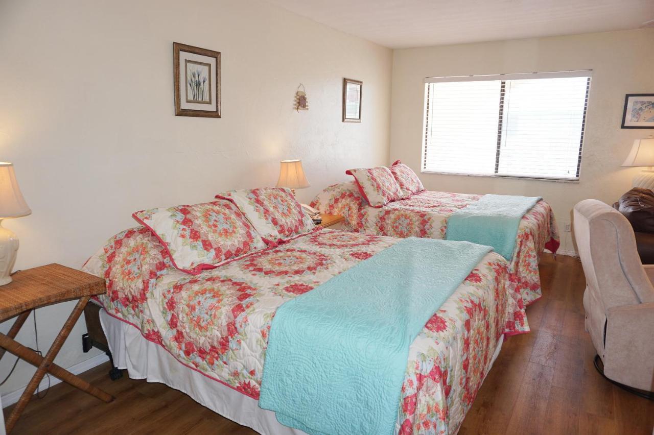 Redington Surf Resort By Travel Resort Services St. Pete Beach Bagian luar foto