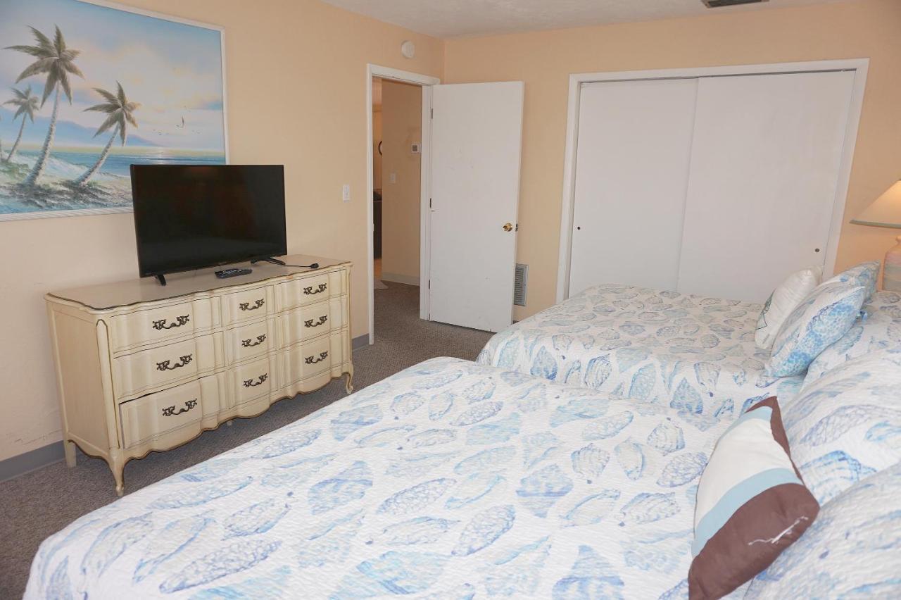 Redington Surf Resort By Travel Resort Services St. Pete Beach Bagian luar foto