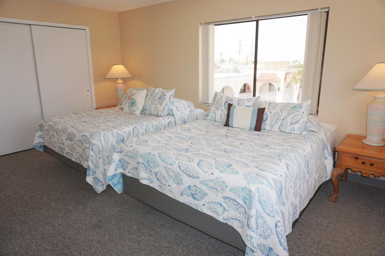 Redington Surf Resort By Travel Resort Services St. Pete Beach Bagian luar foto