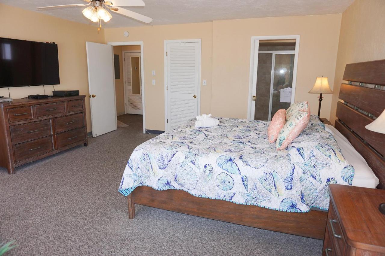 Redington Surf Resort By Travel Resort Services St. Pete Beach Bagian luar foto