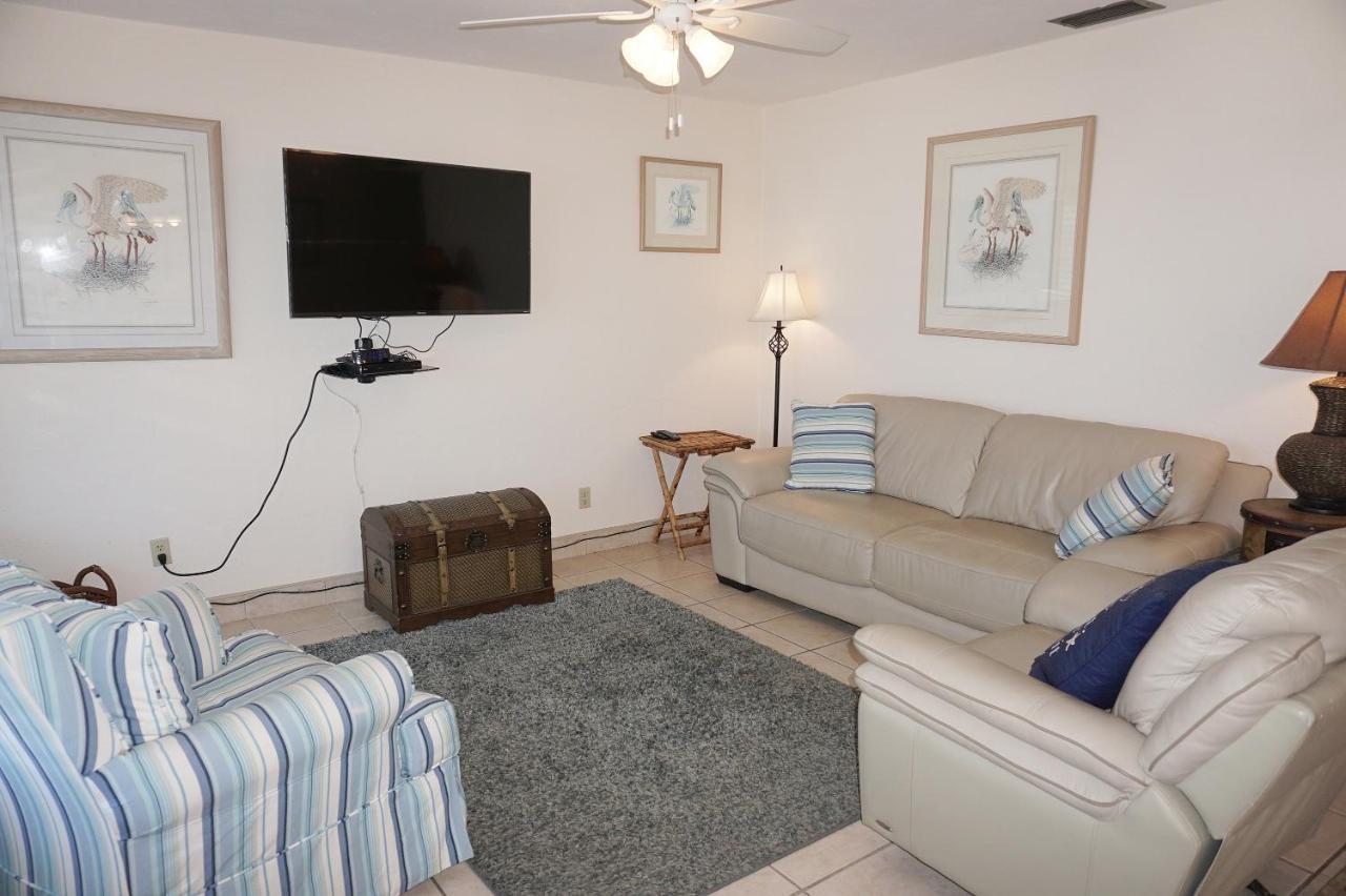 Redington Surf Resort By Travel Resort Services St. Pete Beach Bagian luar foto
