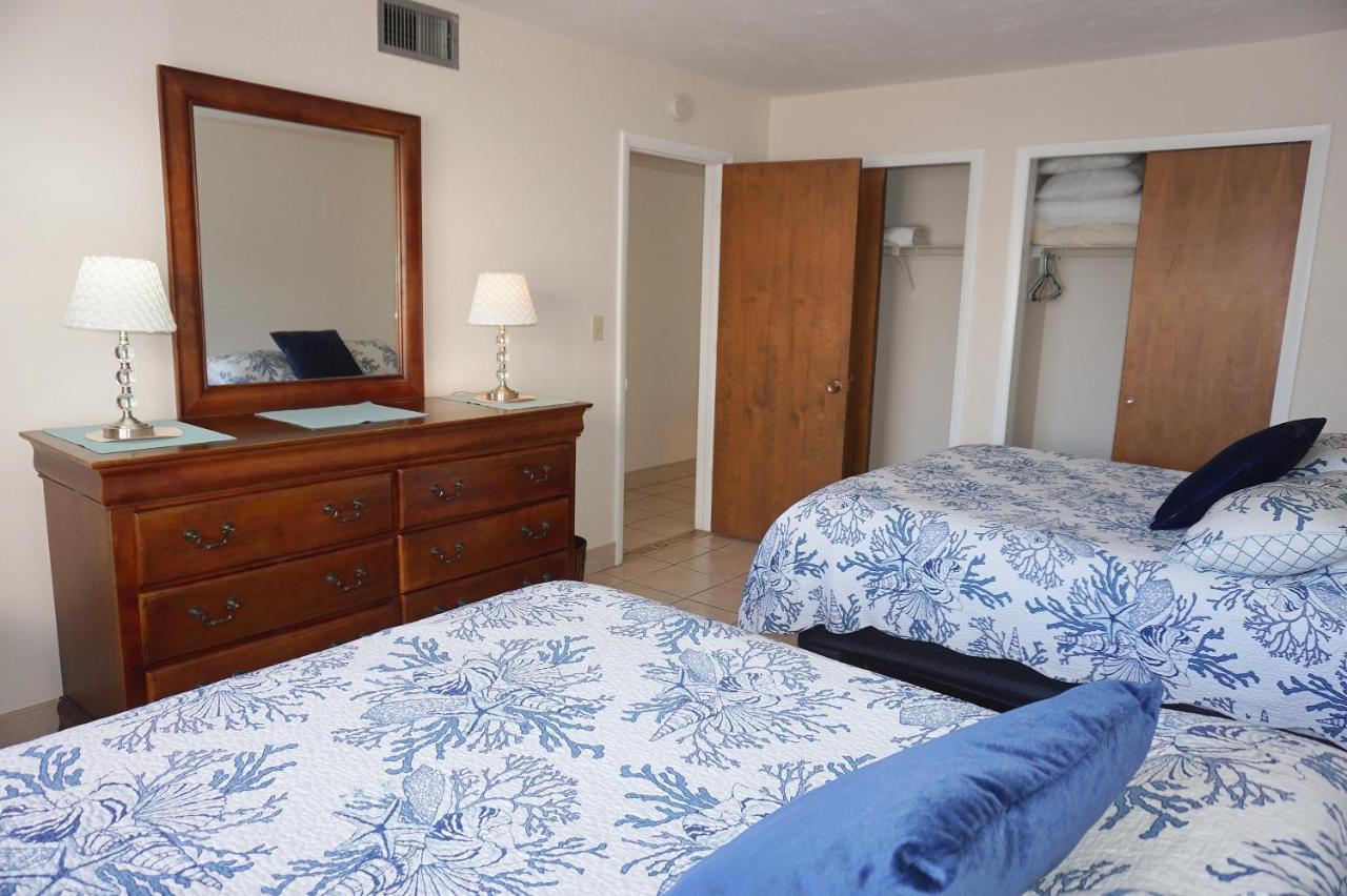 Redington Surf Resort By Travel Resort Services St. Pete Beach Bagian luar foto