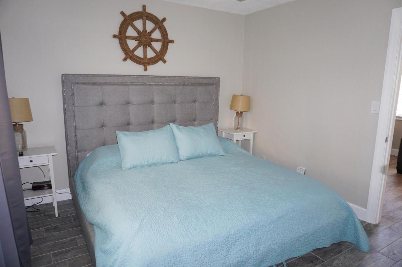 Redington Surf Resort By Travel Resort Services St. Pete Beach Bagian luar foto