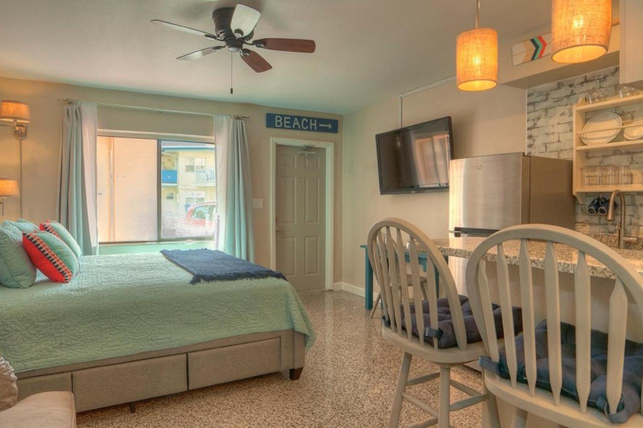 Redington Surf Resort By Travel Resort Services St. Pete Beach Bagian luar foto