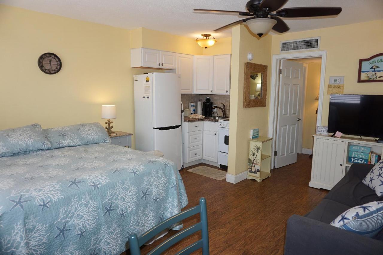 Redington Surf Resort By Travel Resort Services St. Pete Beach Bagian luar foto