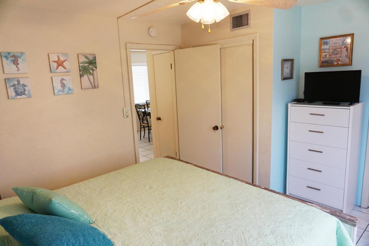 Redington Surf Resort By Travel Resort Services St. Pete Beach Bagian luar foto